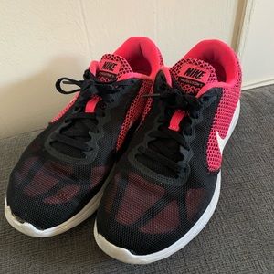 Nike Pink & Black Revolution 3 sneaker, Women’s 8
